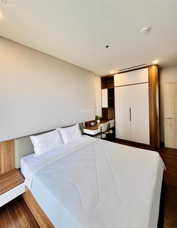 Chính chủ bán căn 3pn  80m2 cc masteri, view hồ, nhà đẹp full đồ, hướng mát, smart city