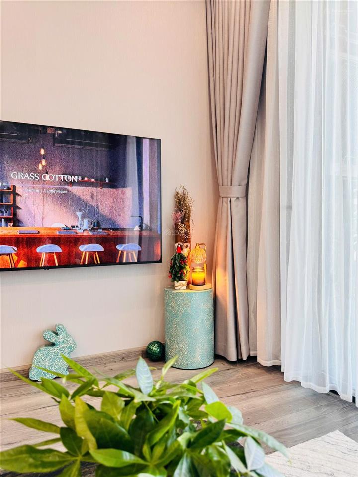 Chính chủ bán căn 3pn  80m2 cc masteri, view hồ, nhà đẹp full đồ, hướng mát, smart city