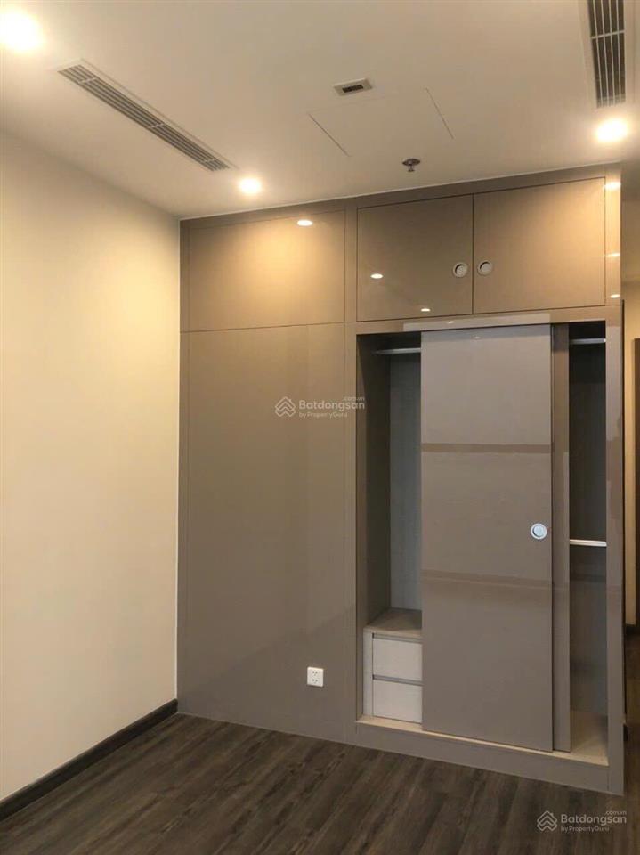 Studio tòa tonkin 1  28,1m2, 2,5 tỷ, chính chủ cần bán gấp vinhomes smart city giá hời