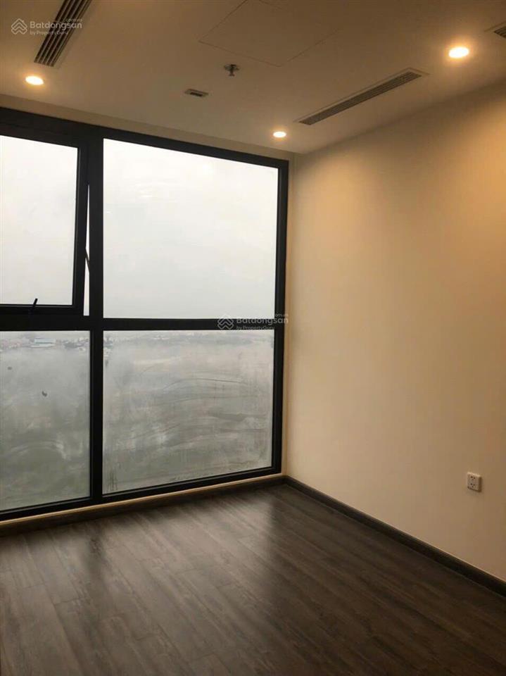 Studio tòa tonkin 1  28,1m2, 2,5 tỷ, chính chủ cần bán gấp vinhomes smart city giá hời