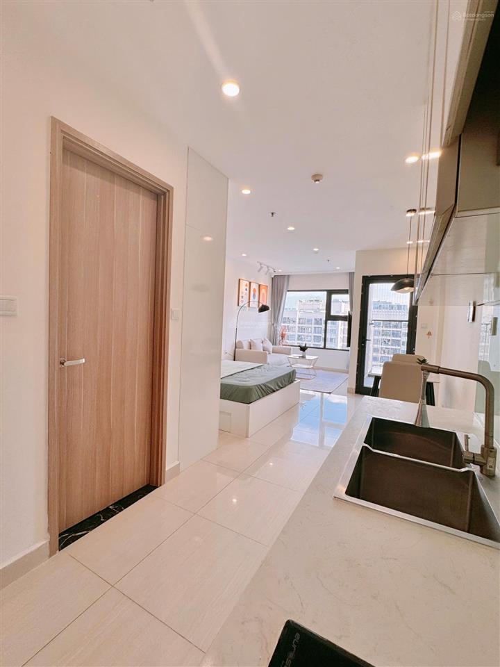 Bán gấp studio 31.8m, full đồ xịn, 2 tỷ tròn, gần hồ, đông nam, vin smart city, đã giảm thêm 100tr