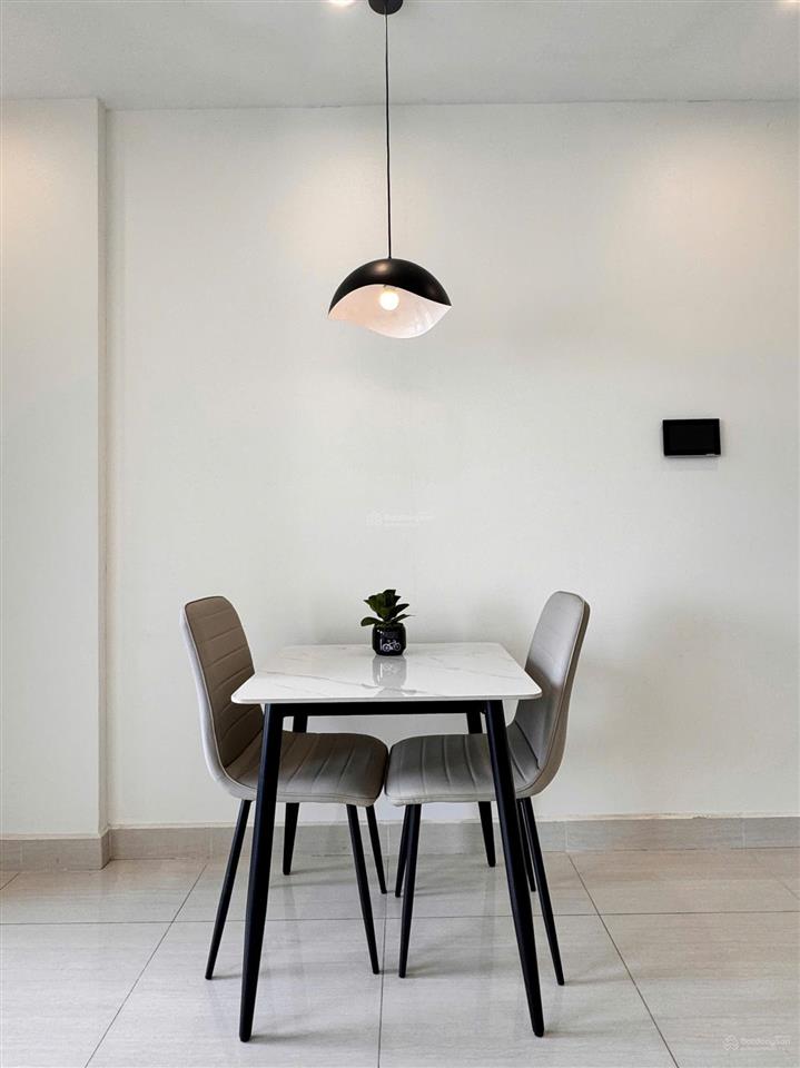 Bán gấp studio 31.8m, full đồ xịn, 2 tỷ tròn, gần hồ, đông nam, vin smart city, đã giảm thêm 100tr