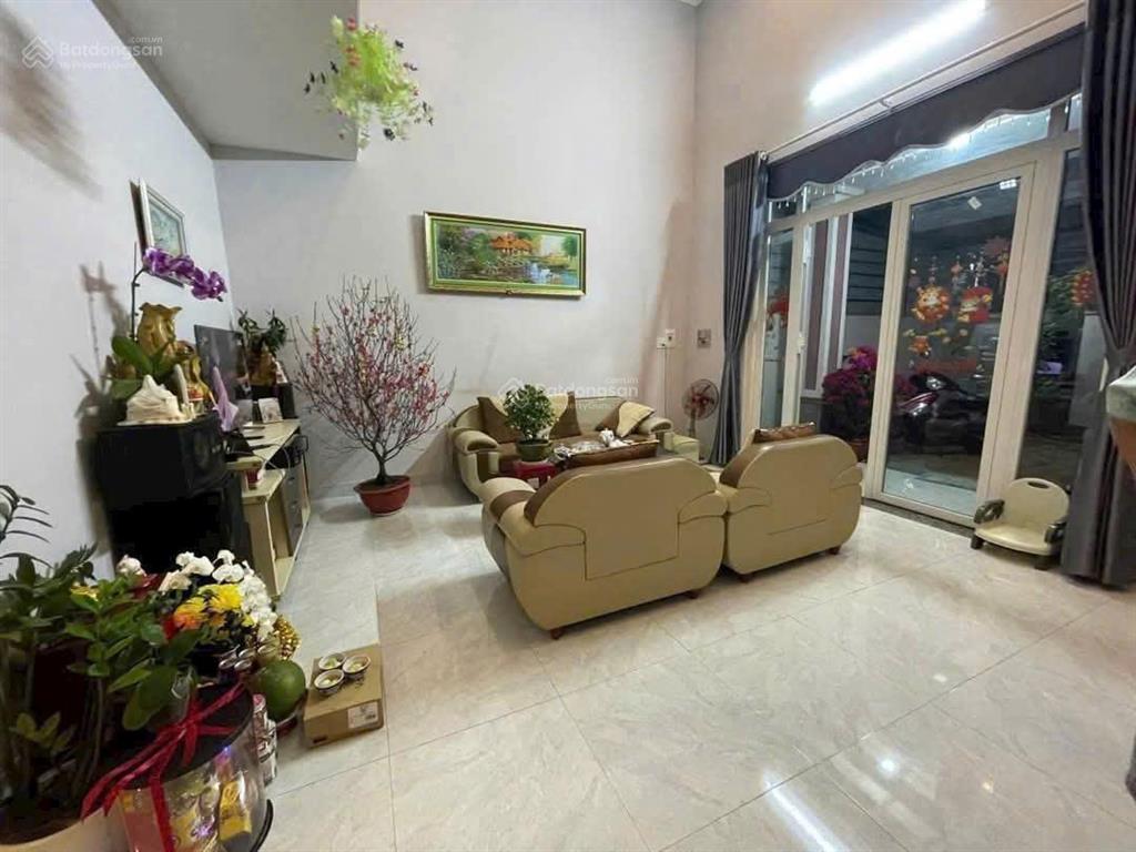 Bán nhà đẹp bảo lâm, vị trí thuận tiện, sân rộng, khu dân cư đông đúc, an ninh tốt, giá tốt