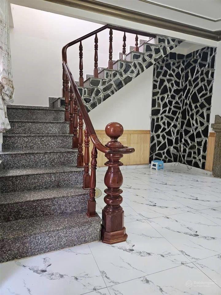 4,9 tỷ bán nhà 2 mặt tiền nguyễn trung trực p. xuân hương  đà lạt