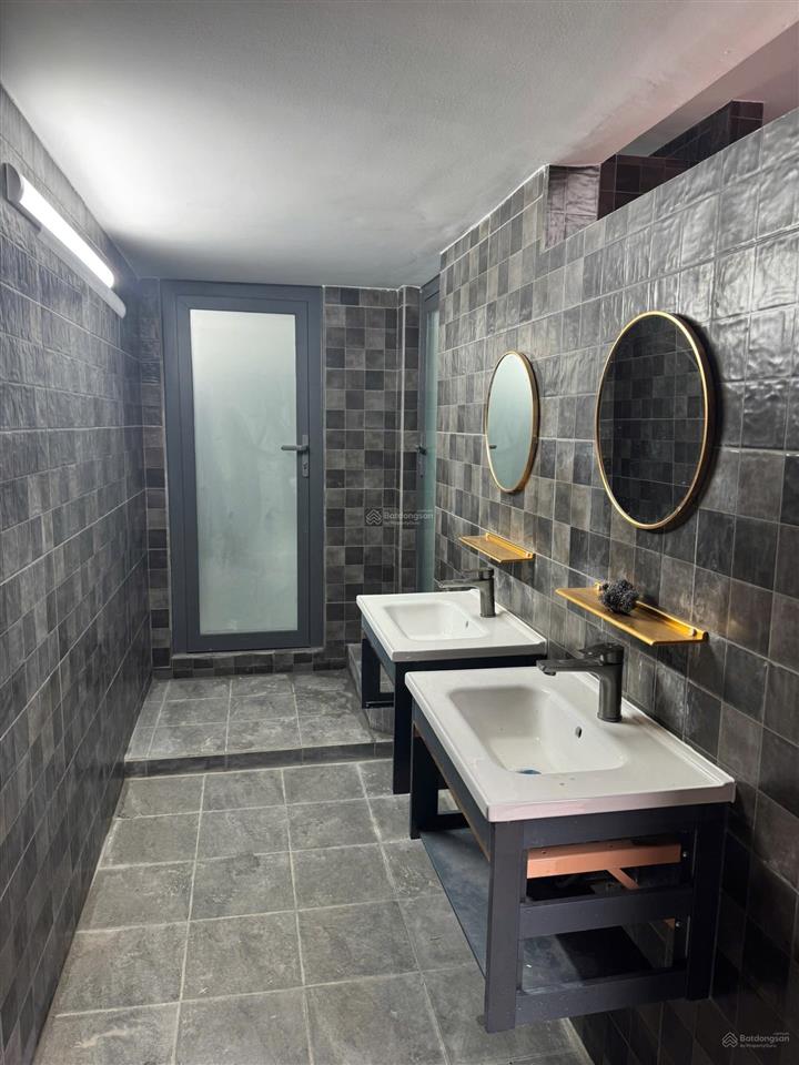 Cho thuê mặt bằng bùi thị xuân 500m view hồ xuân hương đà lạt 150tr/tháng