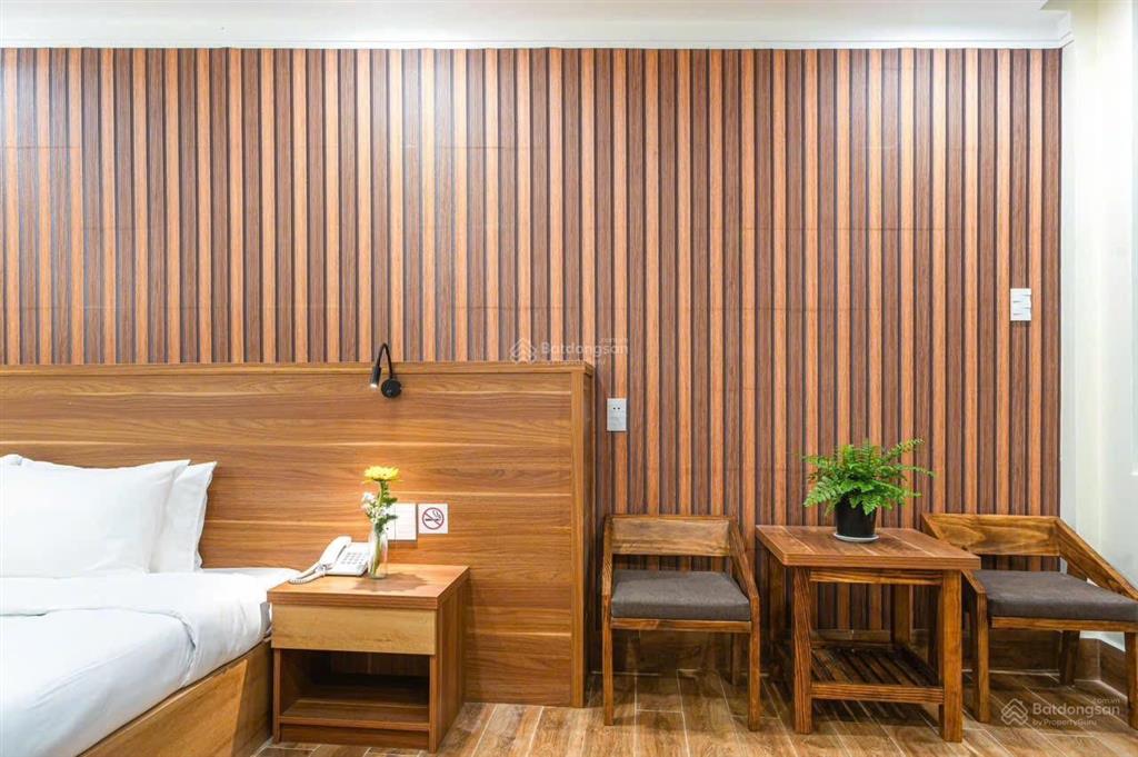 Khách sạn trung tâm đà lạt 42 phòng kinh doanh  sân đậu xe diện tích lớn
