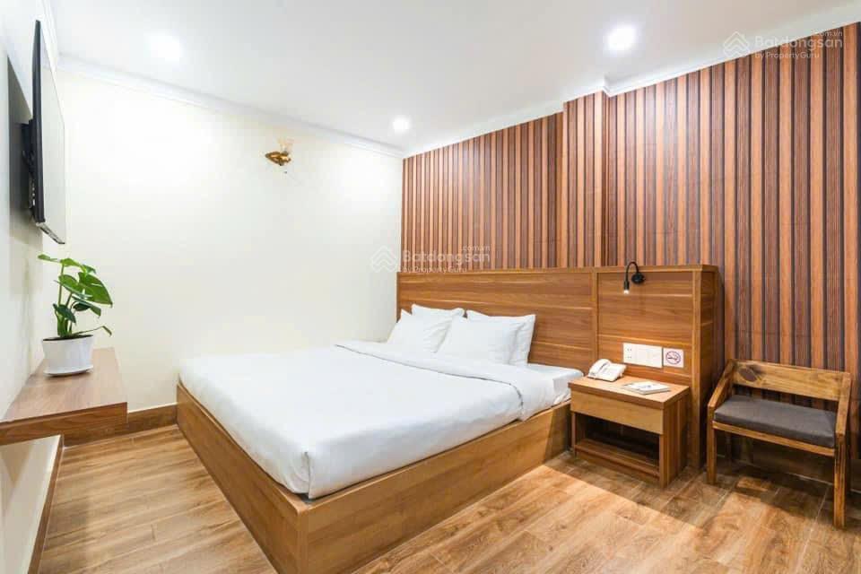 Khách sạn trung tâm đà lạt 42 phòng kinh doanh  sân đậu xe diện tích lớn