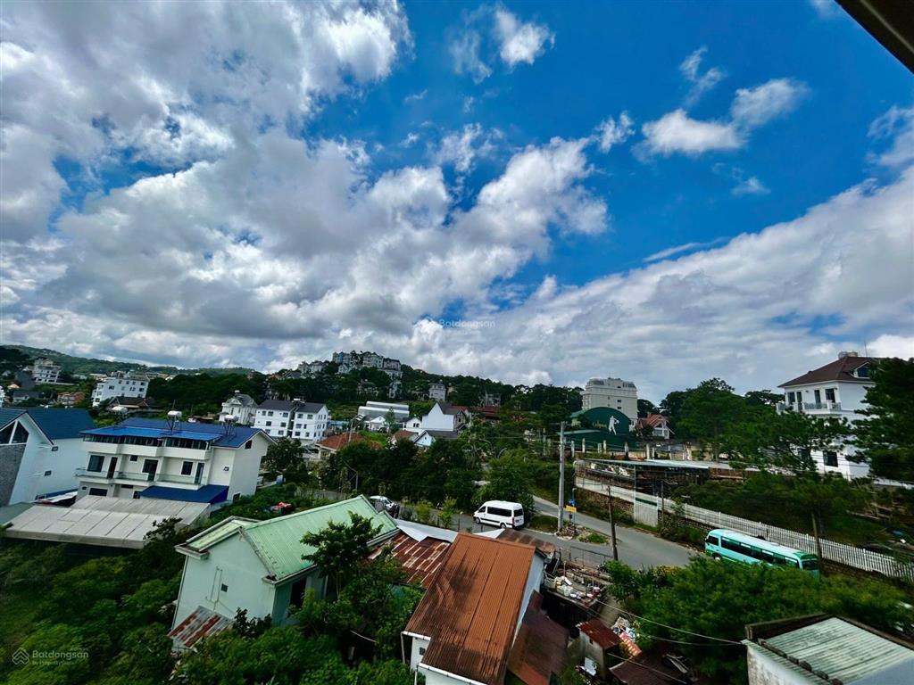 Căn hộ nội thất mới  nhiều ban công