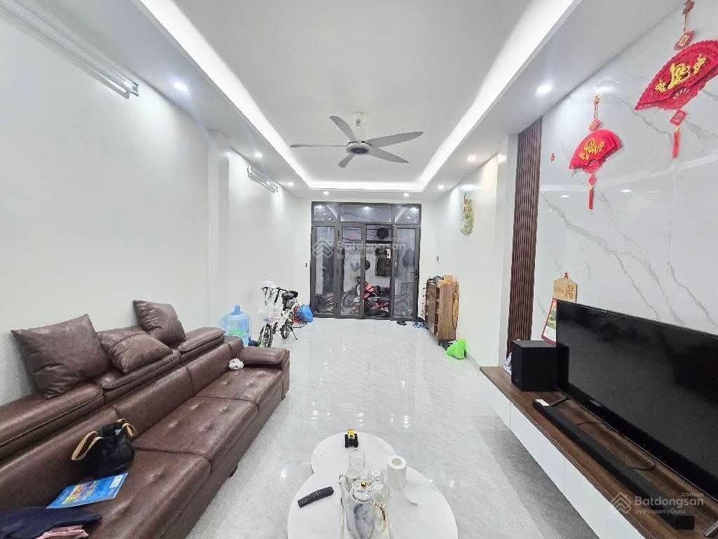 Bán nhà 6 tầng thang máy  ngõ 238 tân mai  ô tô cách 10m  đón đầu quy hoạch