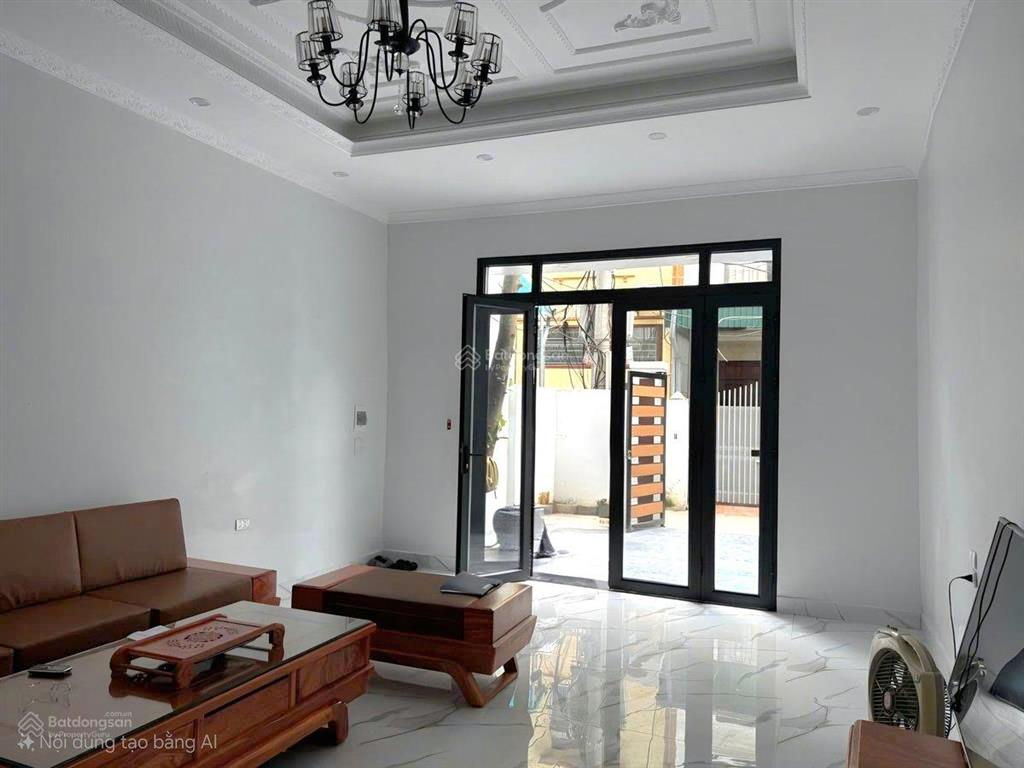 Nhà đẹp gần ô tô  ngõ thông  hàng xóm vinhomes riverside  full nội thất gỗ cao cấp