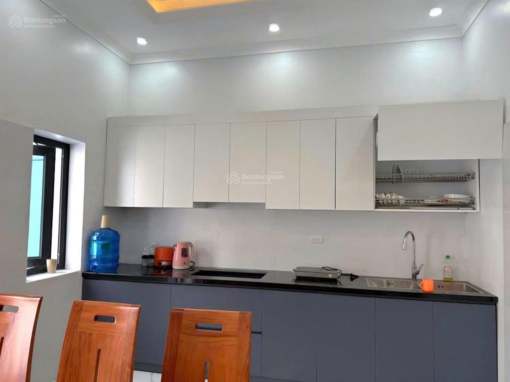 Nhà đẹp gần ô tô  ngõ thông  hàng xóm vinhomes riverside  full nội thất gỗ cao cấp