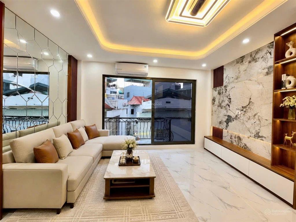 Nhà mới đẹp, thang máy, không qh  sau qh cách phố 5m