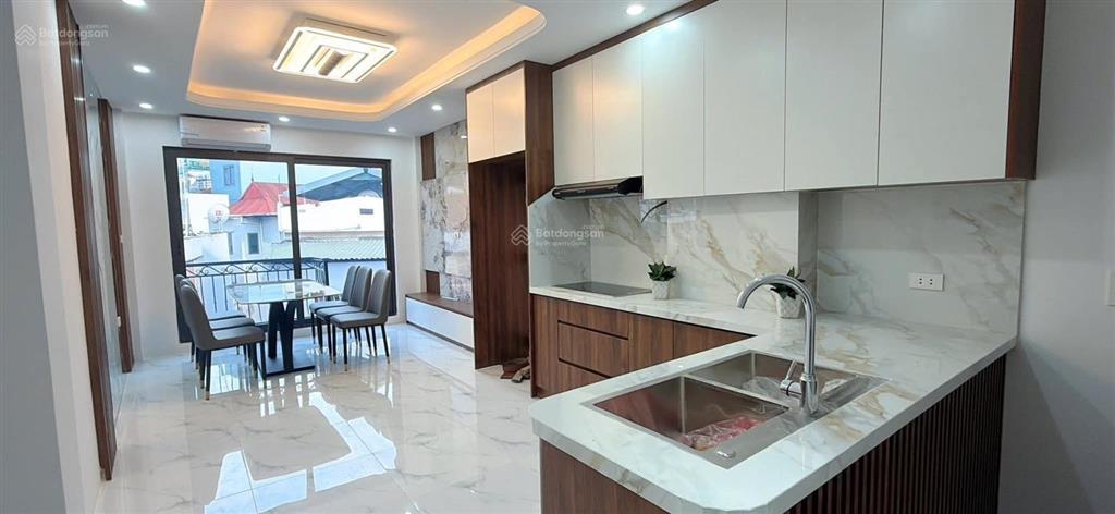 Nhà mới đẹp, thang máy, không qh  sau qh cách phố 5m