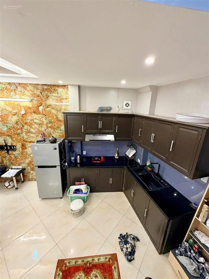 Nhà đội cấn  ngọc hà vài chục mét ra phố, 30m ra ô tô, sẵn ở luôn