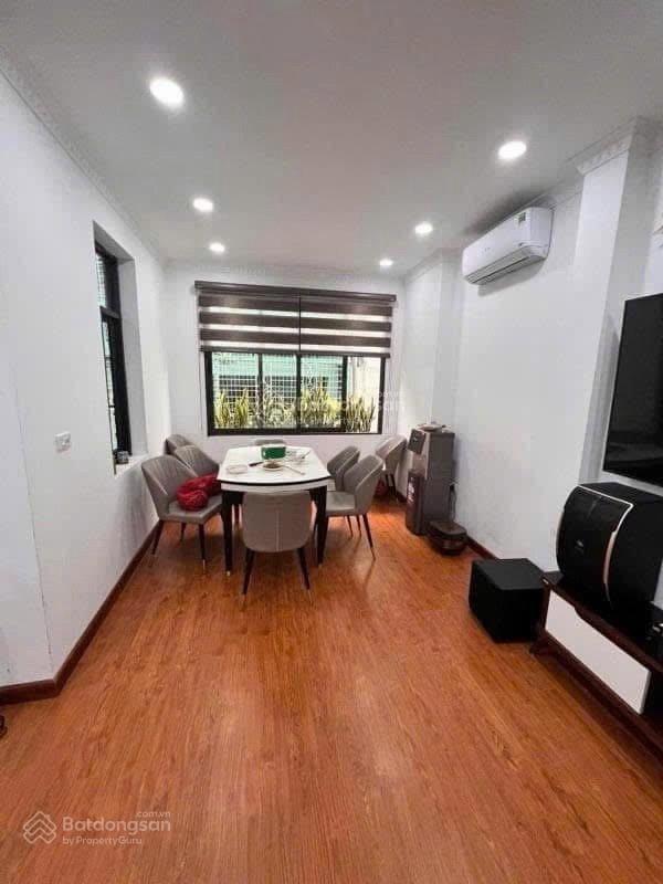 Nhà phân lô  ô tô tránh  6 tầng thang máy  kinh doanh đỉnh  hàng xóm quận uỷ đống đa