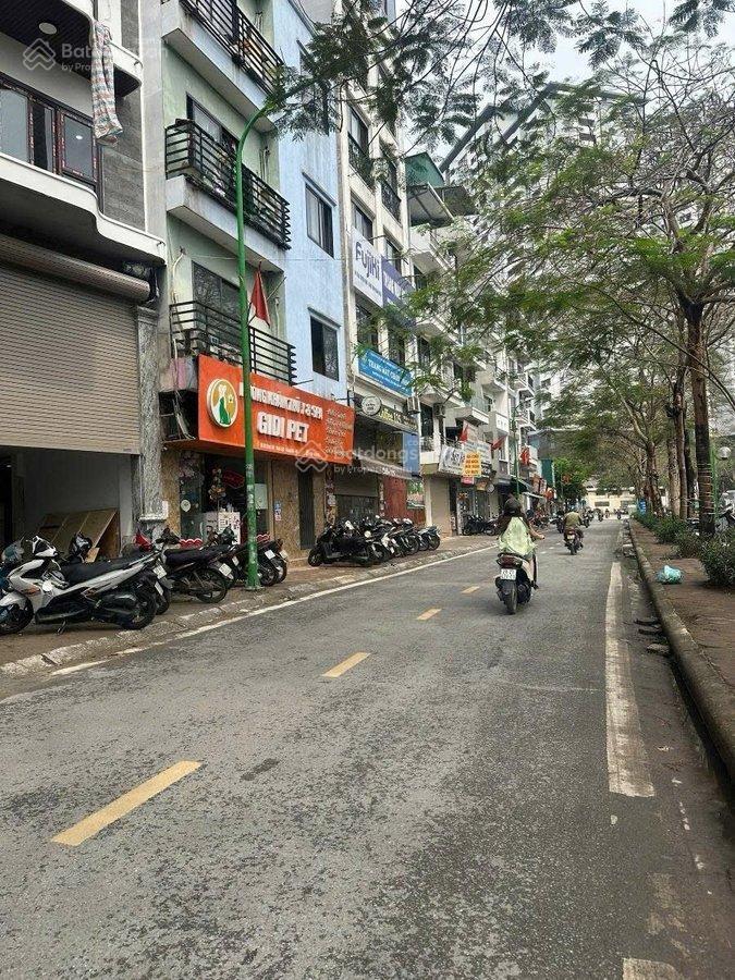 Bờ sông sét  nhà mới 7 tầng thang máy  view sông  vỉa hè rộng  vừa ở vừa kinh doanh