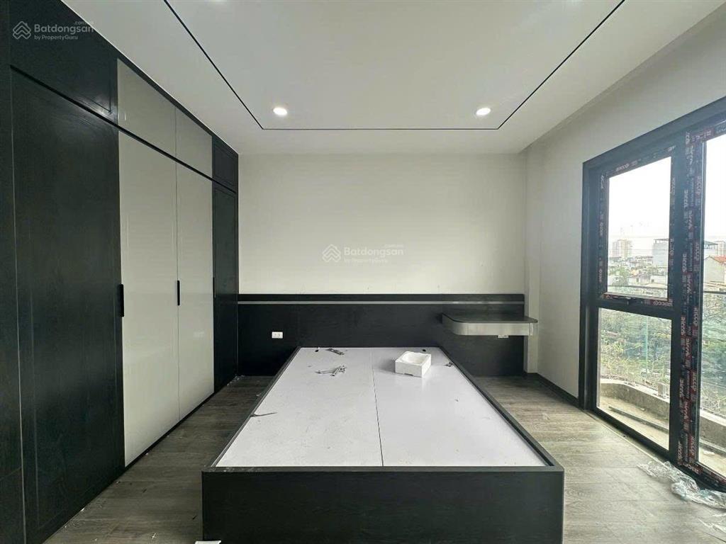 Bờ sông sét  nhà mới 7 tầng thang máy  view sông  vỉa hè rộng  vừa ở vừa kinh doanh