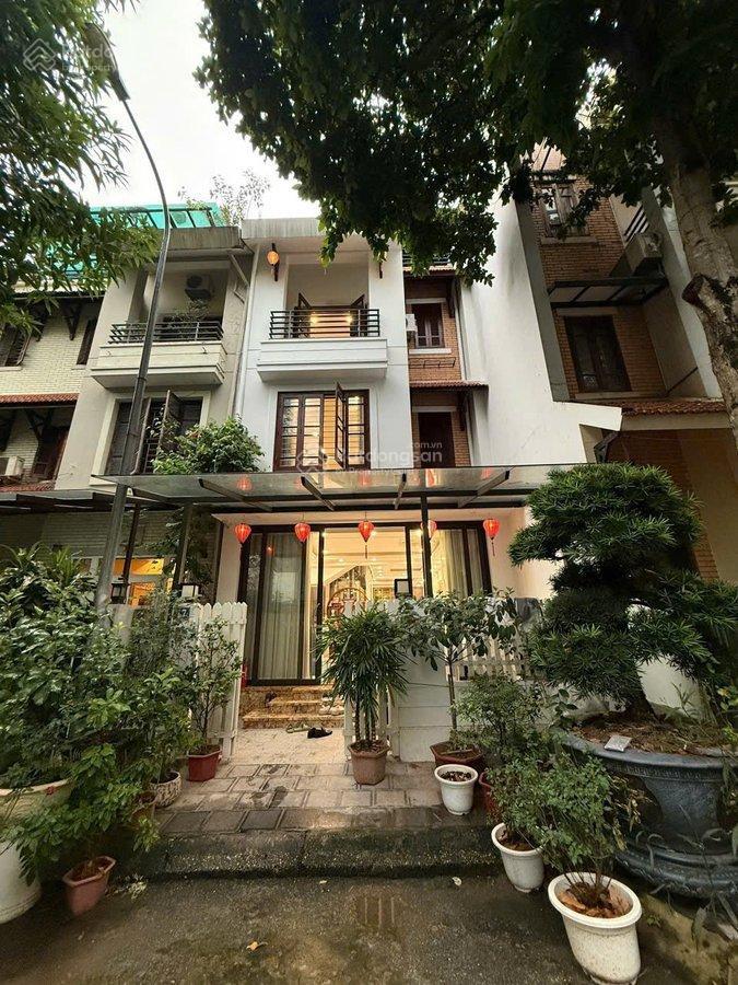 Biệt thự hoàng hoa thám  104m2 4 tầng thang máy lồng kính  khu biệt lập đẳng cấp