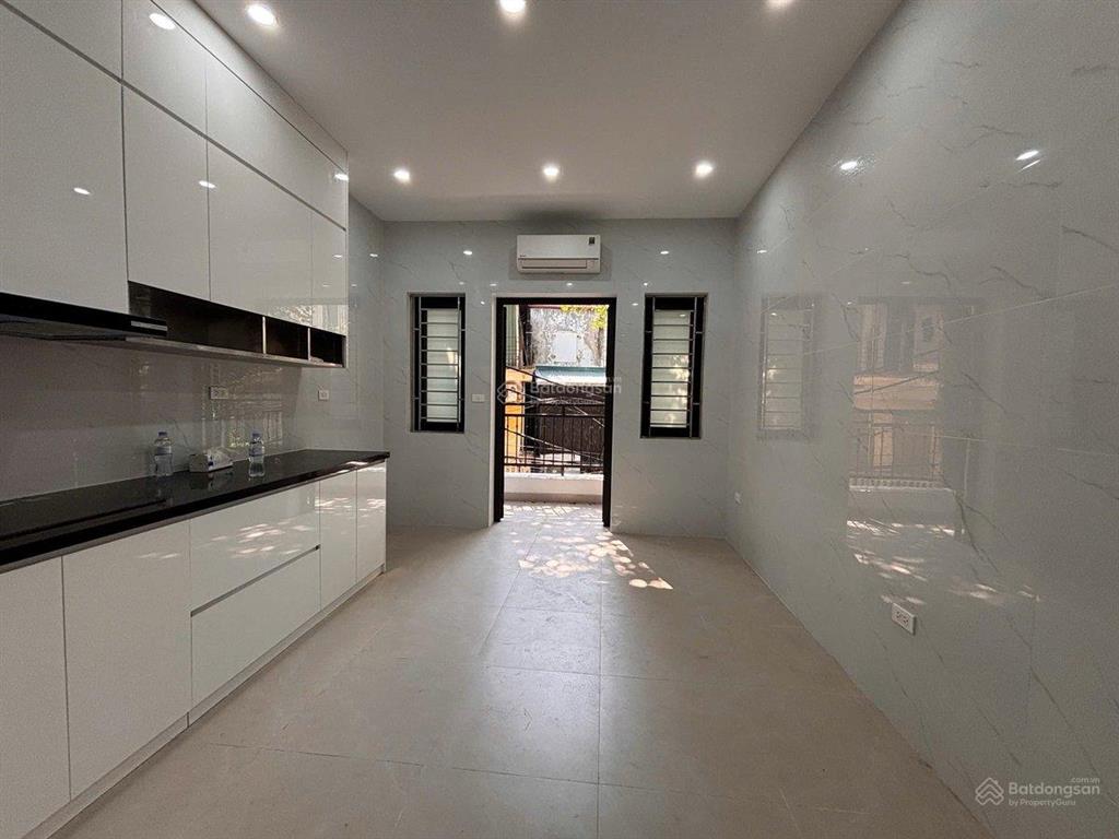 Phố vip đào tấn  5 tầng thang máy  khu nhật hàn  ô tô tránh  sổ đẹp
