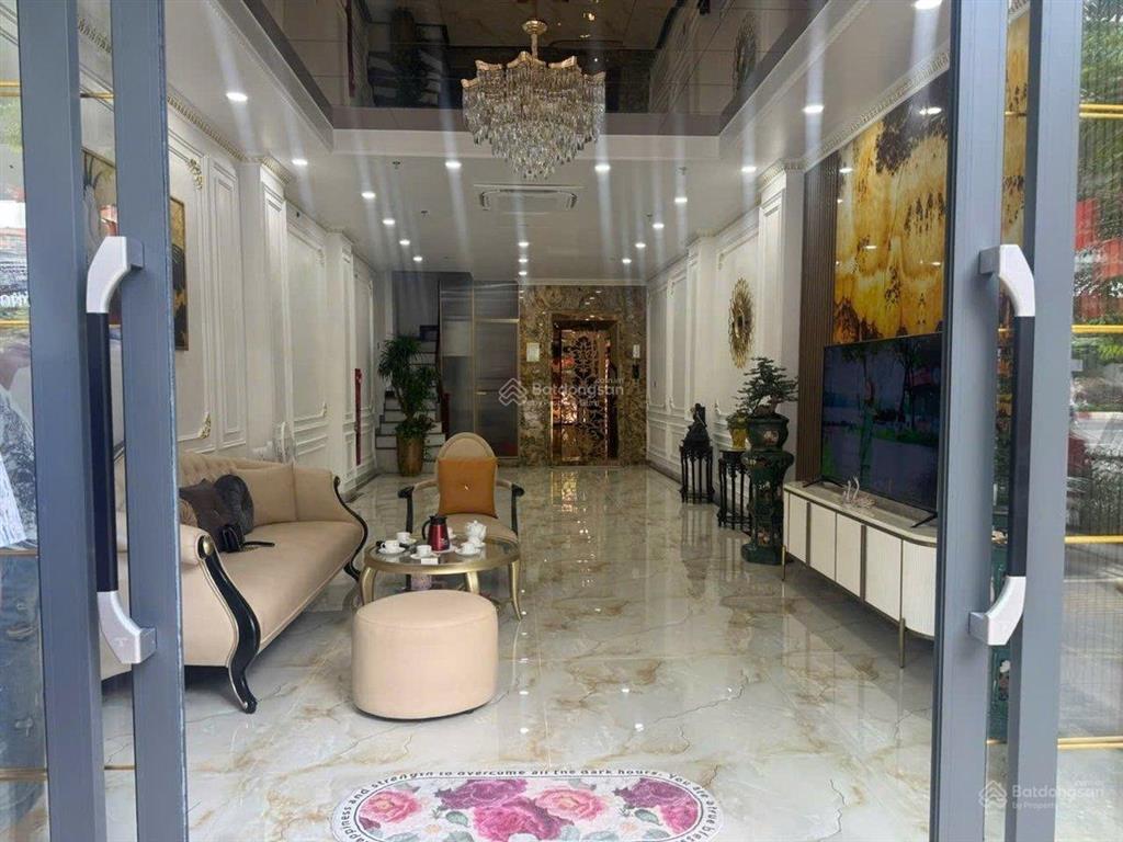 Mặt phố đại la  61,2m2  8 tầng thang máy  không quy hoạch  kinh doanh đỉnh