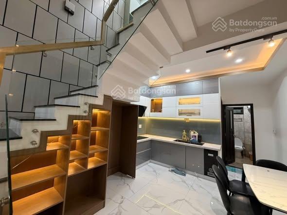 Nhà đẹp 3 tầng  sát sông hàn sơn trà giá 8.15 tỷ