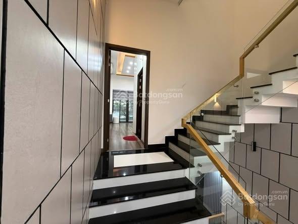 Nhà đẹp 3 tầng  sát sông hàn sơn trà giá 8.15 tỷ