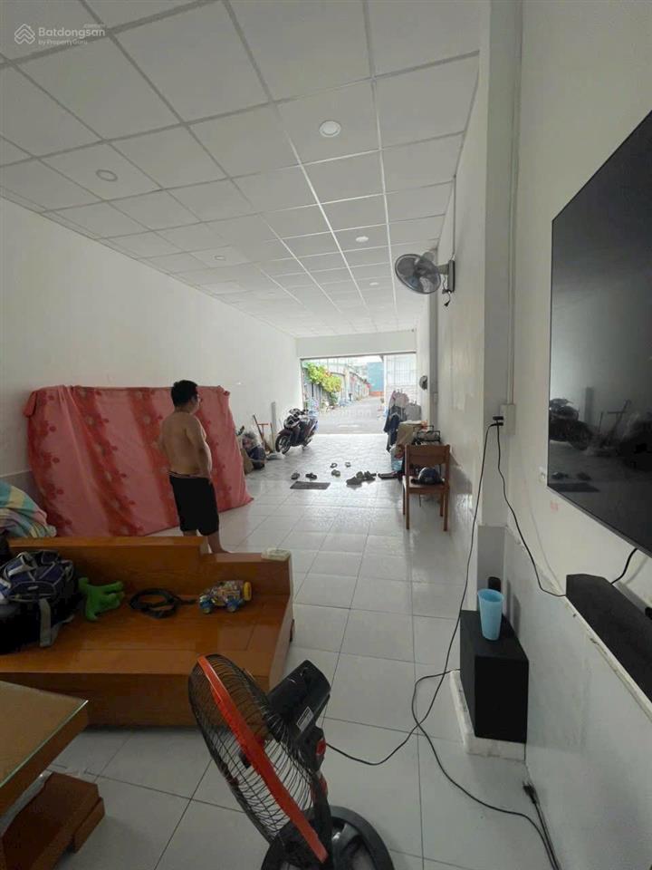 Dĩ an còn nhà sổ riêng thổ cư đường ô tô khách ơi sang tên nhà c4 rông rãi gác lửng mới tinh