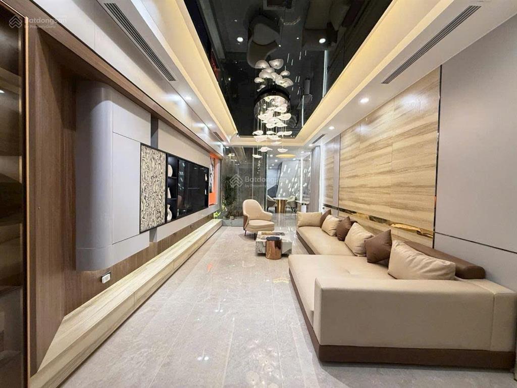 Siêu phẩm ở ngay  cách vài nhà ra ô tô tránh 2 thoáng