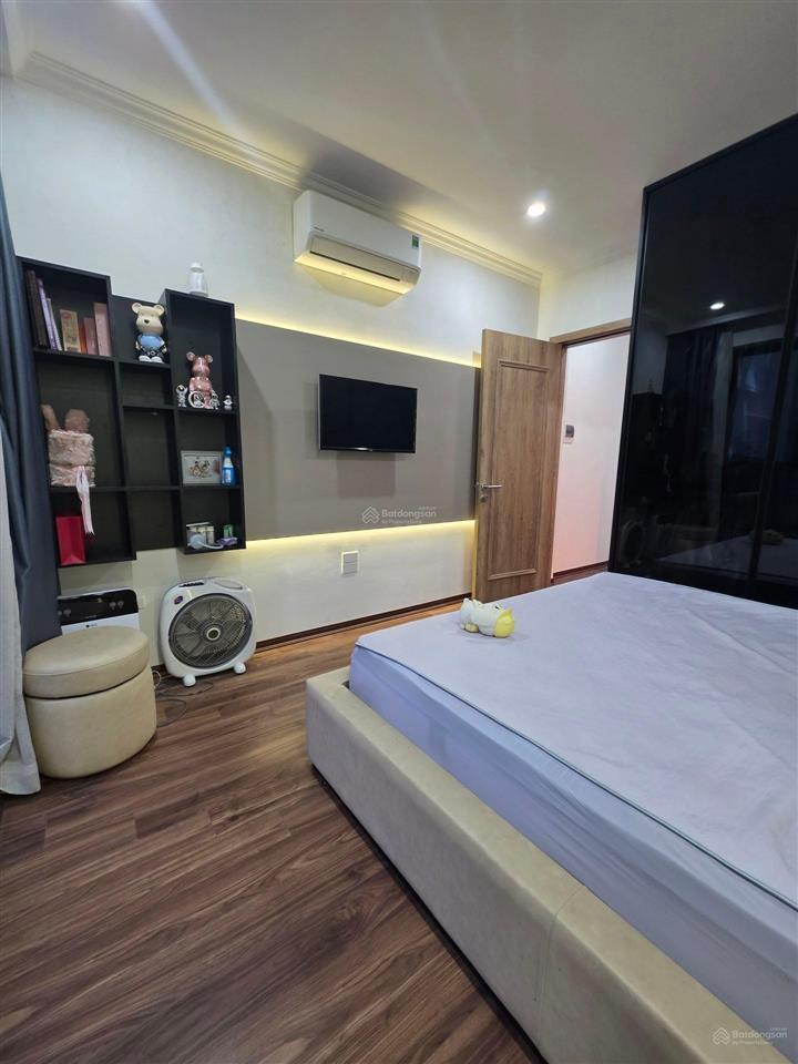 Nhà xây 6 tầng, nội thất sang xịn, về ở ngay, gara ô tô, kinh doanh. trước nhà 5m, ô tô thông