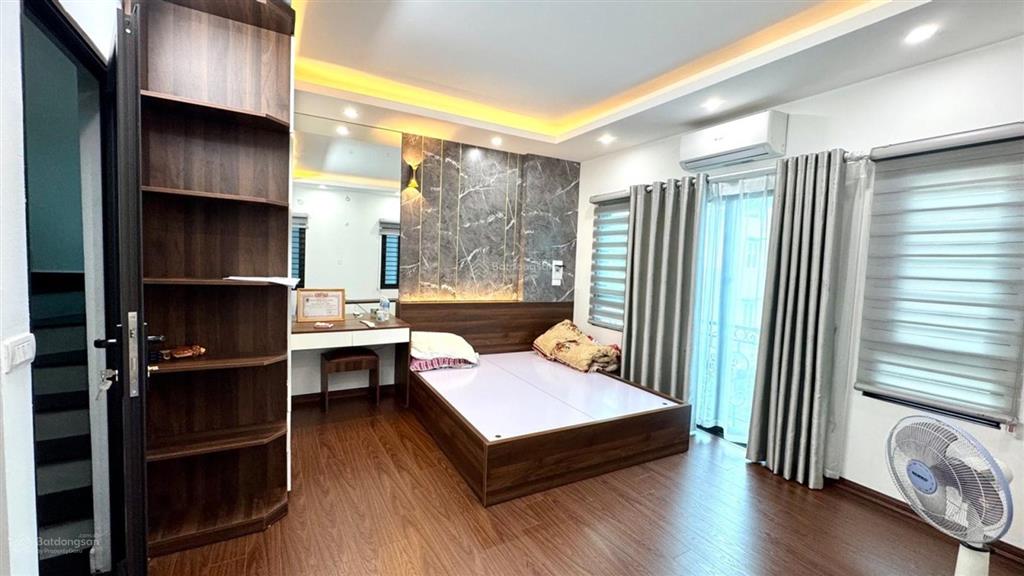 Bán nhà tổ 16 ngọc thuỵ  long biên