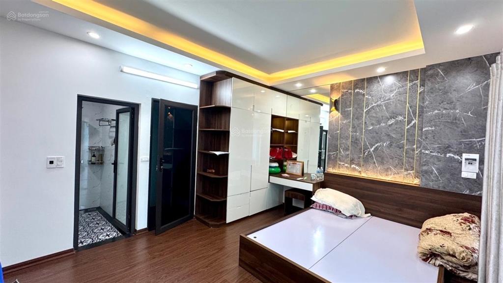Bán nhà tổ 16 ngọc thuỵ  long biên