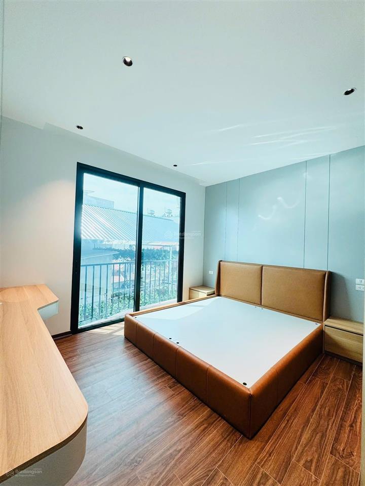 Hơn 8tỷ vị trí cực hiếm ngọc thuỵ 1 căn hiếm có gần ngay chợ ngọc thuỵ  gara oto  thang máy