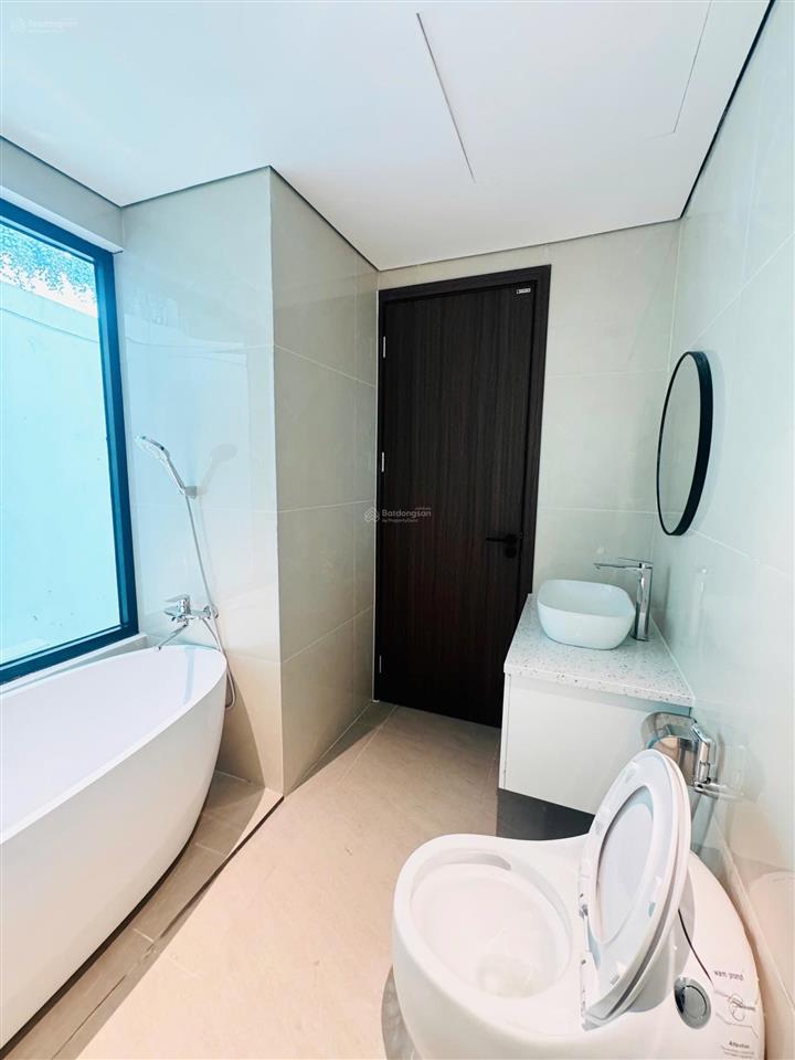 Bán nhà bồ đề hơn 40m2 ô tô vào nhà 14 tỷ nhô