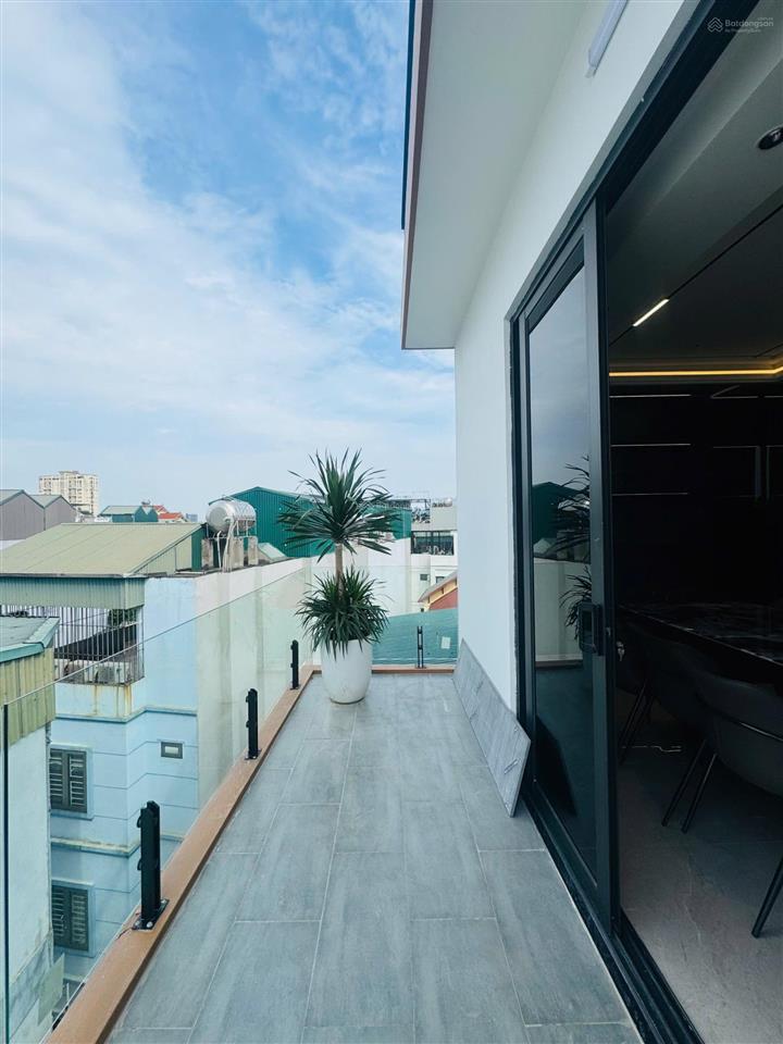 Bán nhà bồ đề hơn 40m2 ô tô vào nhà 14 tỷ nhô