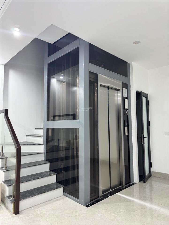Nhà mới 6 tầng  thang máy  nội thất cao cấp  gần ô tô tránh  gia quất bồ đề  khách xem là chốt