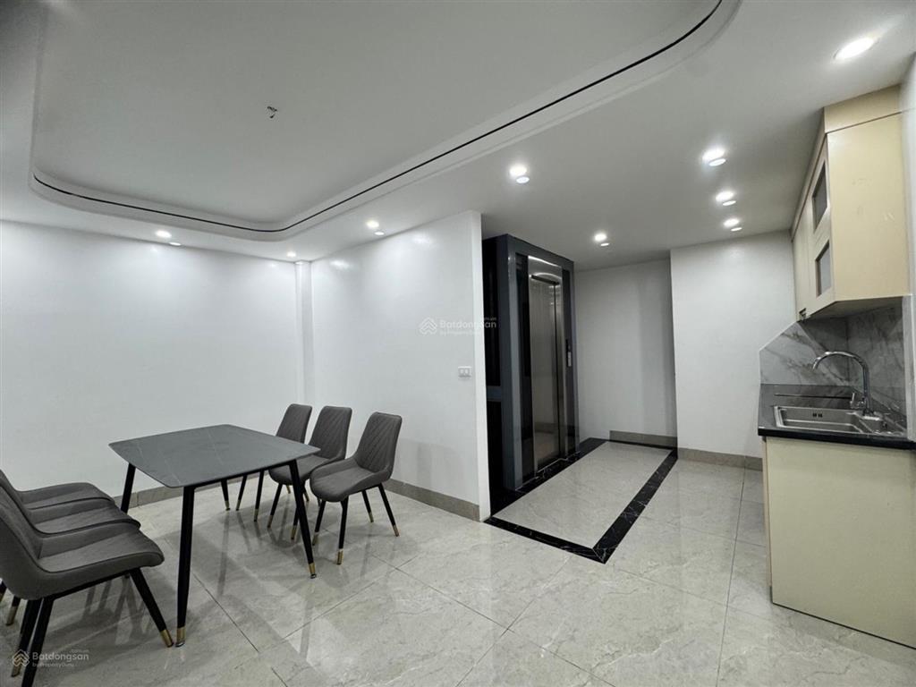 Nhà mới 6 tầng  thang máy  nội thất cao cấp  gần ô tô tránh  gia quất bồ đề  khách xem là chốt