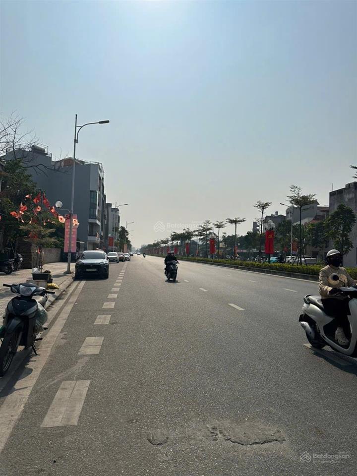 Bán nhà 5 tầng  full nội thất  phố hồng tiến  chỉ hơn 7tỷ chốt ngay