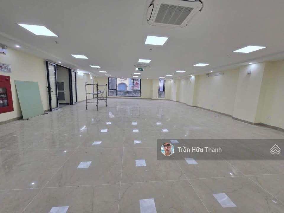 Mặt phố thái hà  thái thịnh. 2 mặt tiền  kinh doanh + mặt tiền khủng. 4t  thông sàn, 80m2