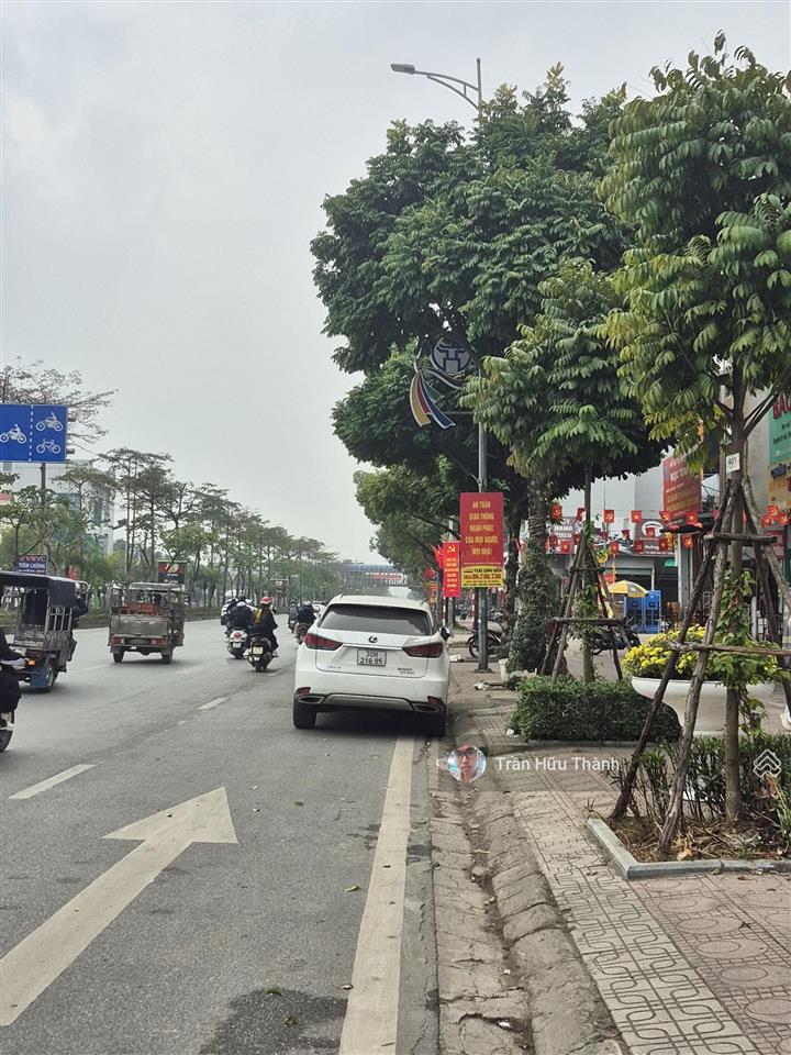 Nhà 2 mặt tiền  200m mặt phố ngô gia tự  ngã tư thượng thanh . đầu tư hot nhất quận long biên.