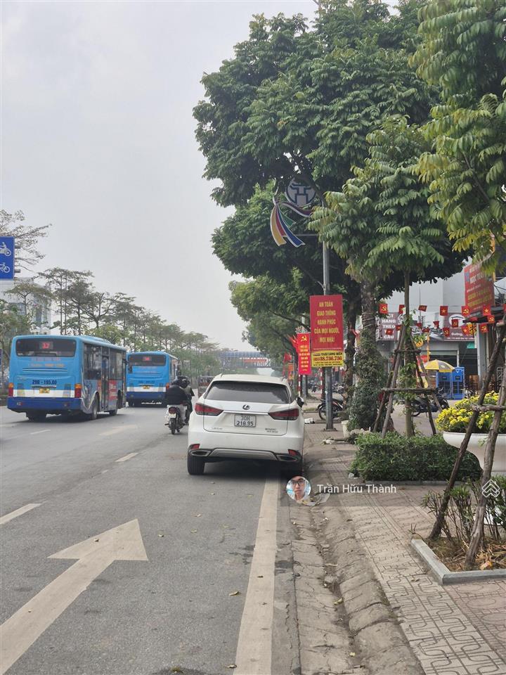 Nhà 2 mặt tiền  200m mặt phố ngô gia tự  ngã tư thượng thanh . đầu tư hot nhất quận long biên.