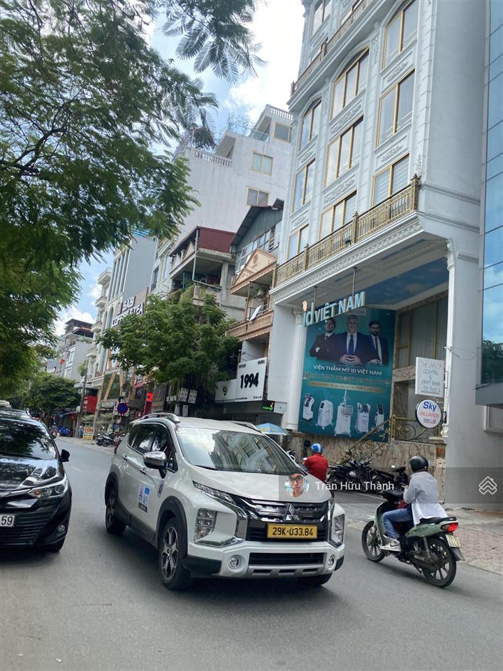 Lô góc  6 tầng  3 mặt thoáng, view hồ. vỉa hè bóng đá. sẵn dòng tiền 150tr/ tháng. giá 5x tỷ