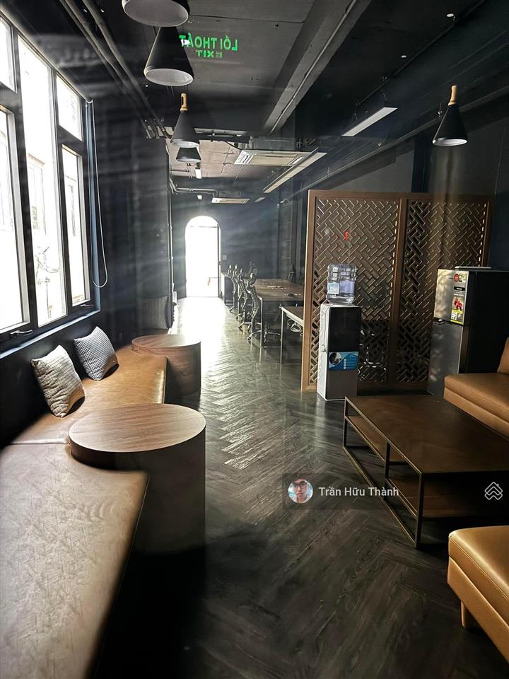 Tòa building  7 tầng  lô góc. 3 mặt thoáng  kinh doanh  vỉa hè. giá 5x tỷ.