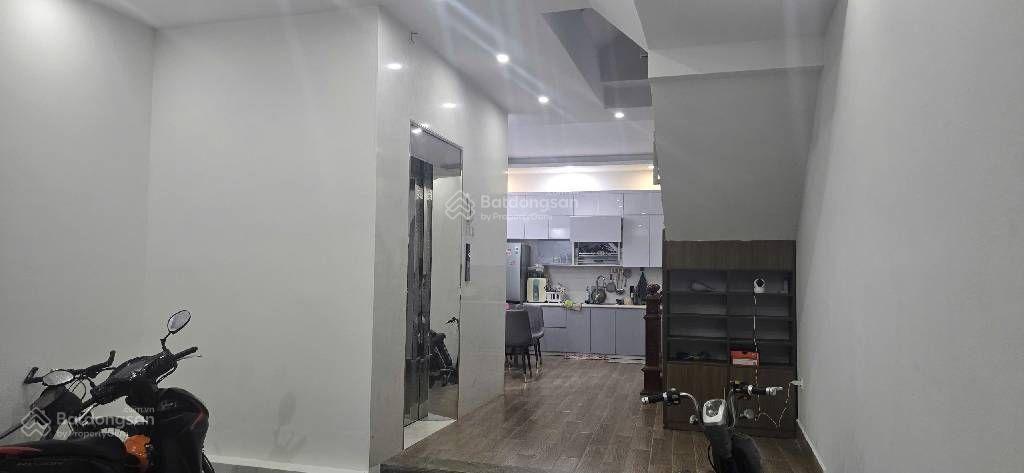 Bán nhà xuân la, 6 t thang máy, 20m ra ô tô, full nội thất, vượng khí, dân trí cao, 45m2 11 tỷ hơn