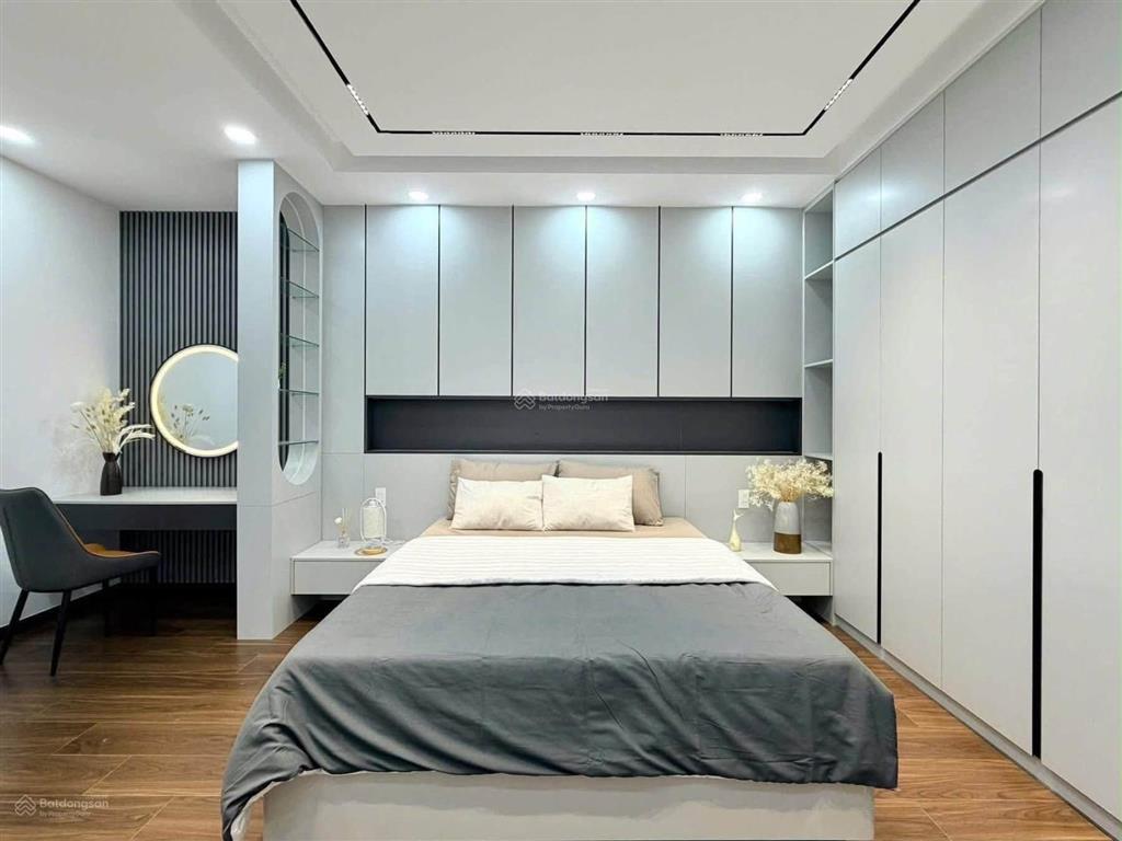 Bán nhà vĩnh phúc, đường bưởi, ba đình, ô tô, kinh doanh, 7tầng thang máy, vượng khí 52m2 16 tỷ hơn