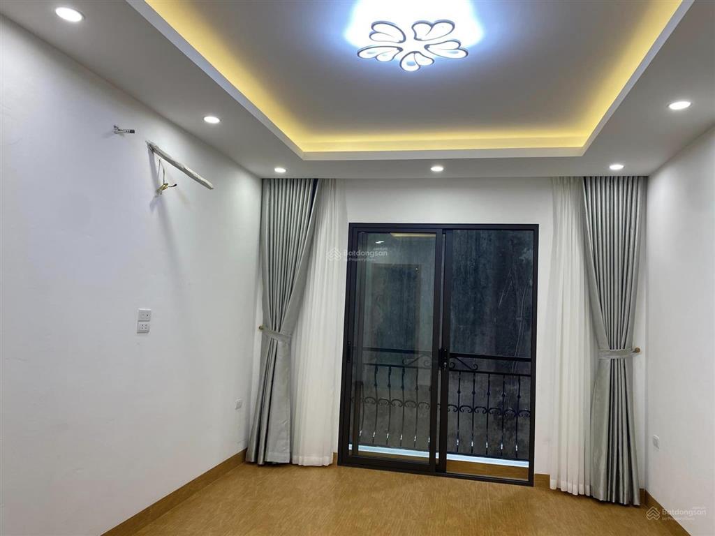 Bán nhà phú thượng, dân xây, lô góc 3 thoáng, 10m ra ô tô tránh, thông thương khắp ngả, 38m2 6,5 tỷ