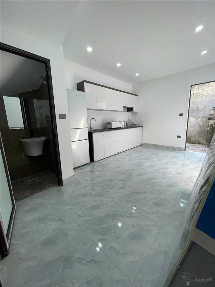 Bán nhà nguyễn hoàng tôn, xây mới 2 tầng, 30m ra mặt phố nguyễn hoàng tôn, 41m2 chỉ 2.8 tỷ có bớt