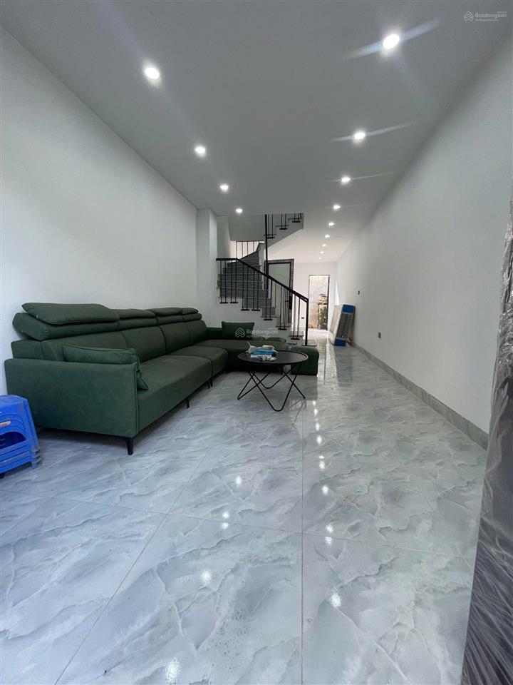 Bán nhà nguyễn hoàng tôn, xây mới 2 tầng, 30m ra mặt phố nguyễn hoàng tôn, 41m2 chỉ 2.8 tỷ có bớt