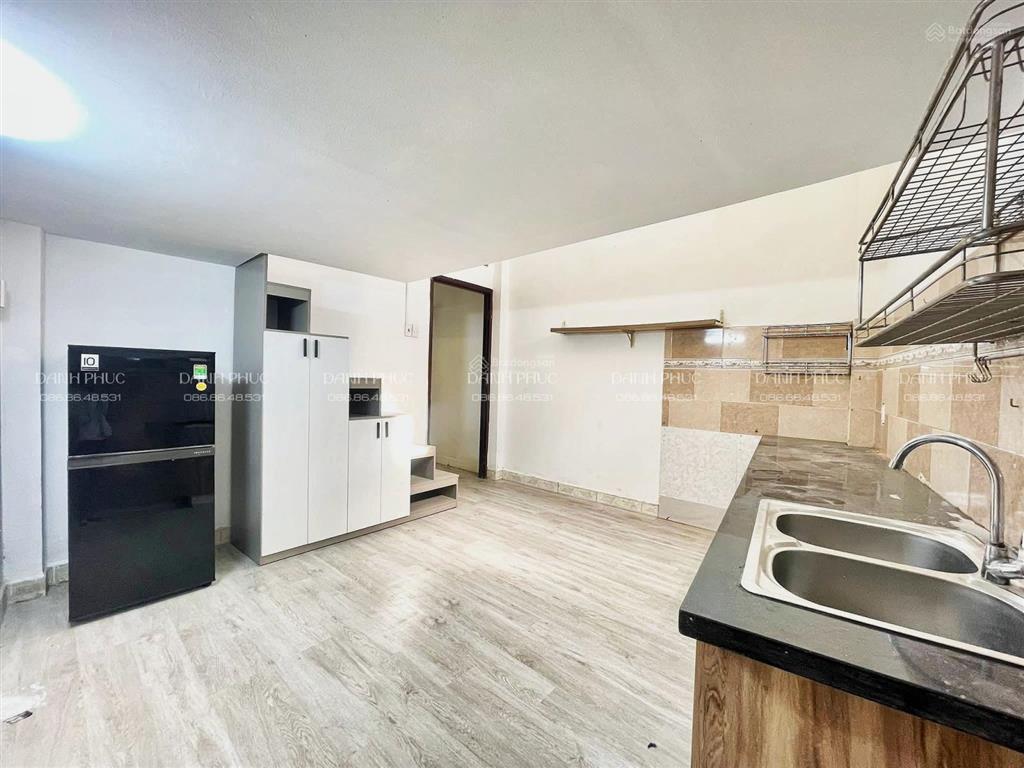 Căn trệt gác xép mới set up full nội thất cửa sổ trời, gần công viên văn hoá phú nhuận