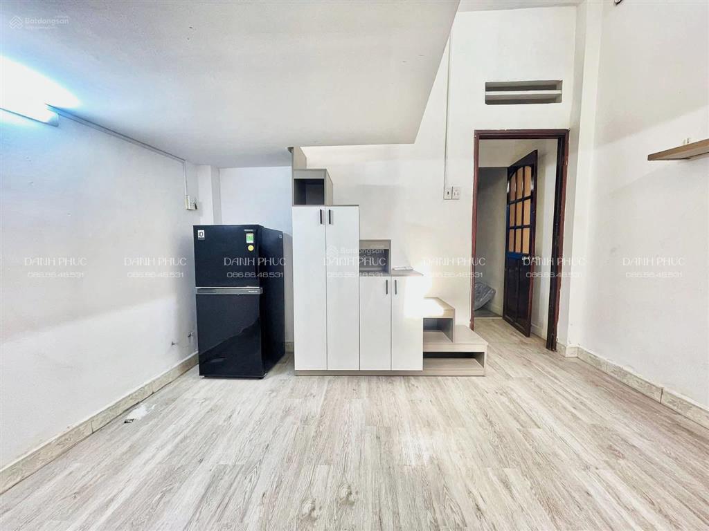 Căn trệt gác xép mới set up full nội thất cửa sổ trời, gần công viên văn hoá phú nhuận