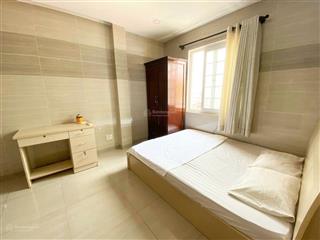 Studio cửa sổ trời cạnh khu phan xích long sẵn nội thất kệ tủ bếp tiện nghi